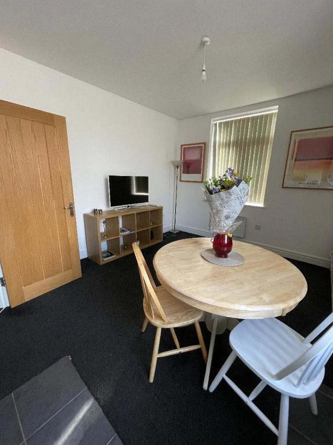 2 Bedroom Apartment In Киддерминстер Экстерьер фото